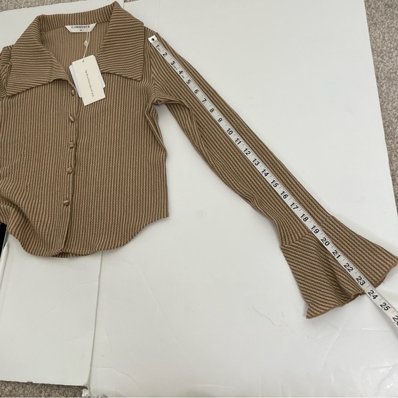 NWT Commense Collared Button Up Ribbed Shirt Bell Sleeves Size Medium - Picture 8 of 8